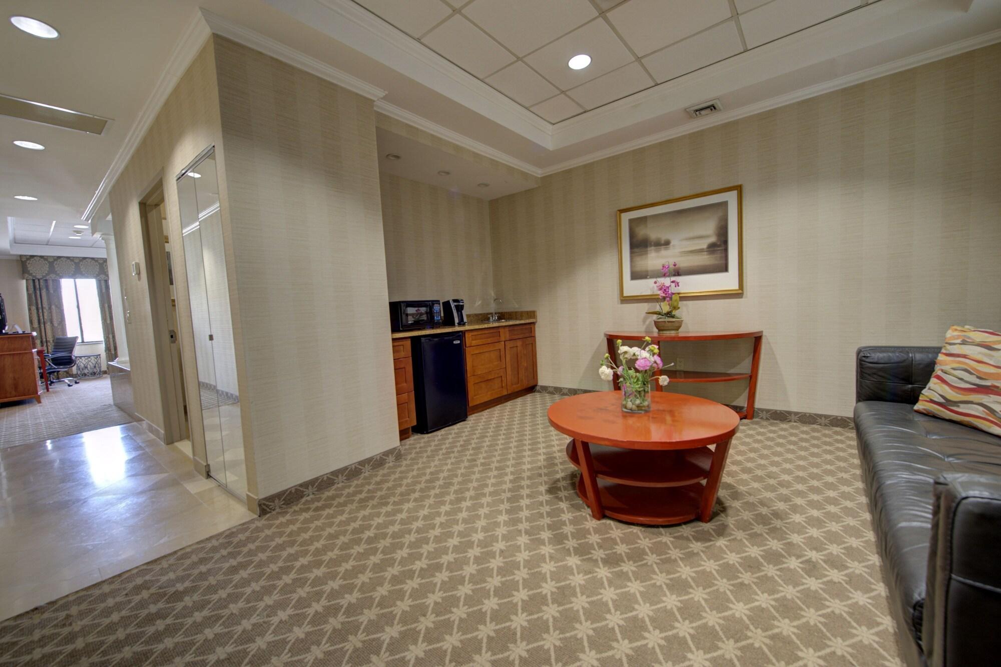 Holiday Inn Plainview-Long Island By Ihg Экстерьер фото