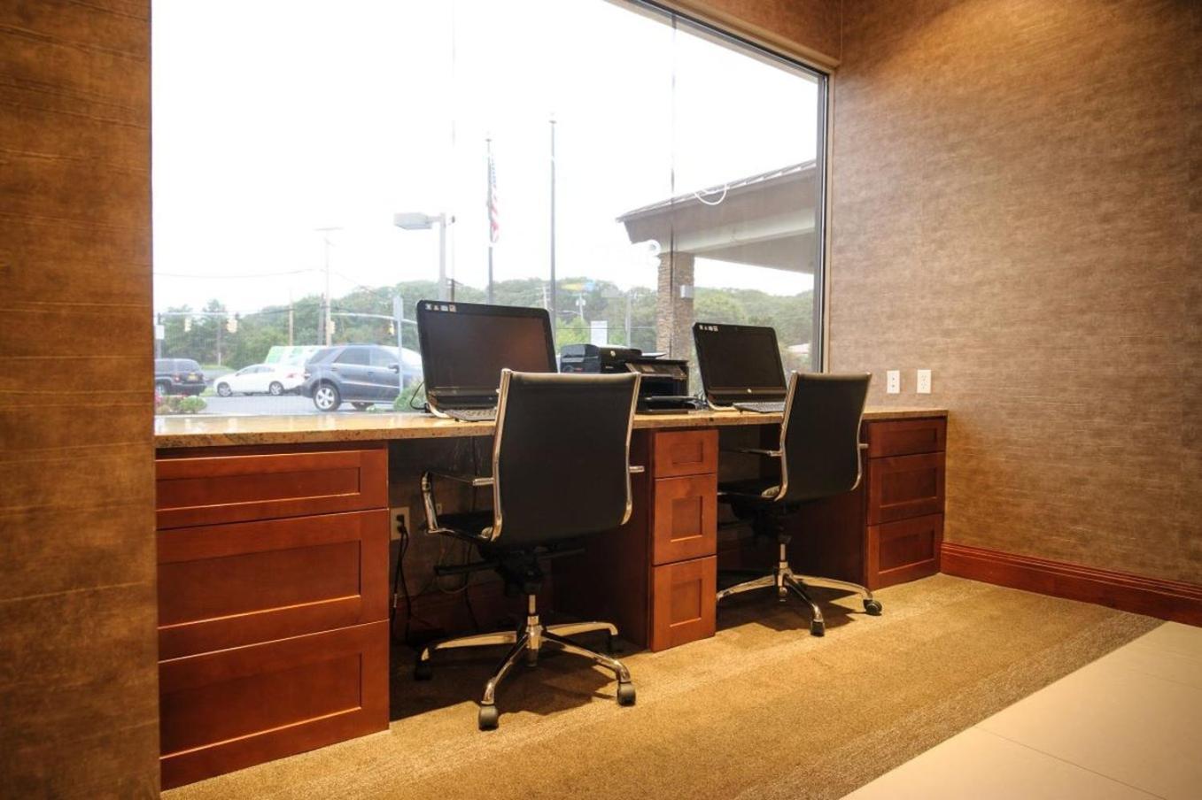 Holiday Inn Plainview-Long Island By Ihg Экстерьер фото