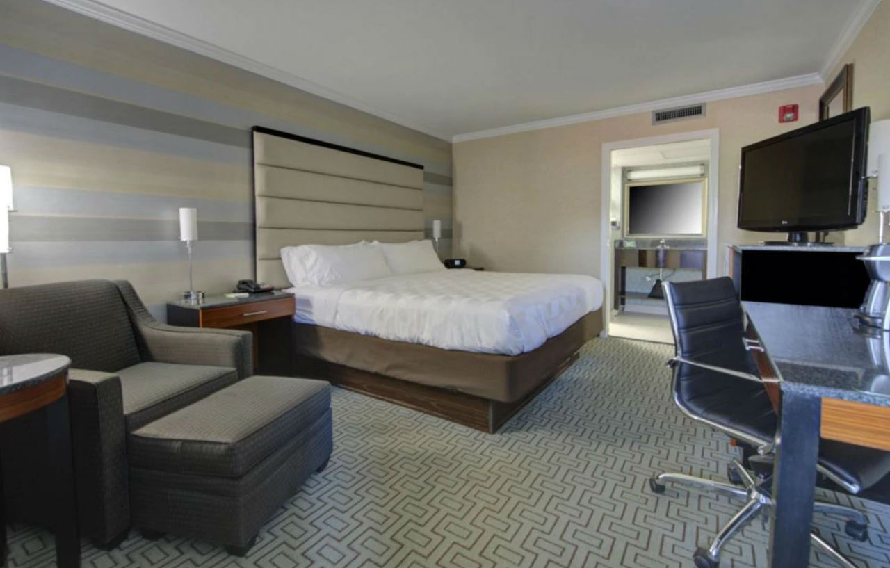 Holiday Inn Plainview-Long Island By Ihg Экстерьер фото